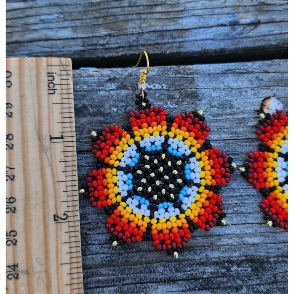 Handmade Women's Native Flower Beaded Earrings. Multicolor - Picture 4 of 5